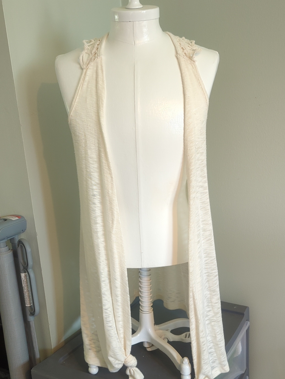 Alya Cream Sleeveless Open-Front Lounge Vest with Knotted Hem